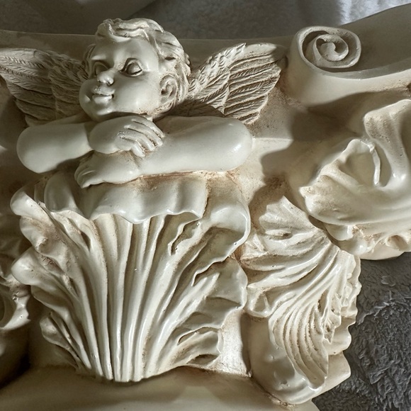 Avon vintage Garden living Angelic Decorative Wall Shelf